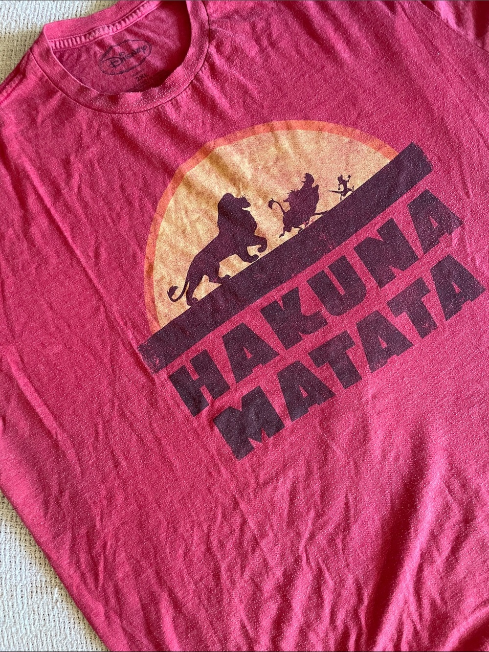 Disney Red Lion King 'Hakuna Matata' Short Sleeve Tee